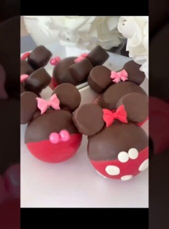 6. Minnie Mouse Hot ChoyBombs